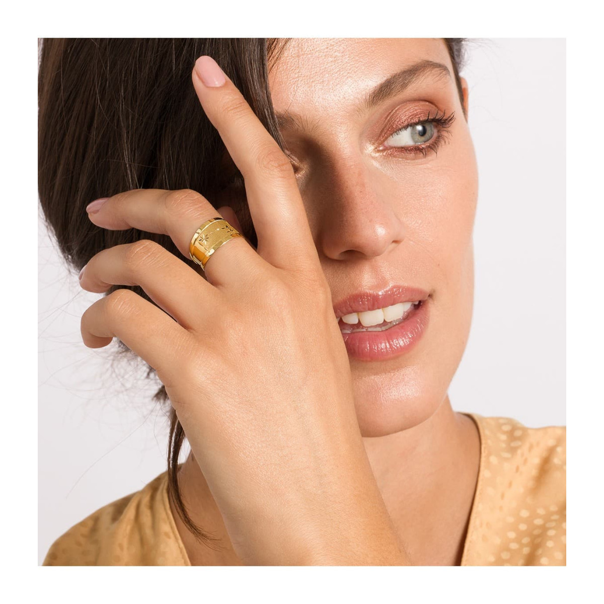 Anillo Mujer Oro Amarillo 18 ktes Ancho 8 mm Tallado 16 - 000150787