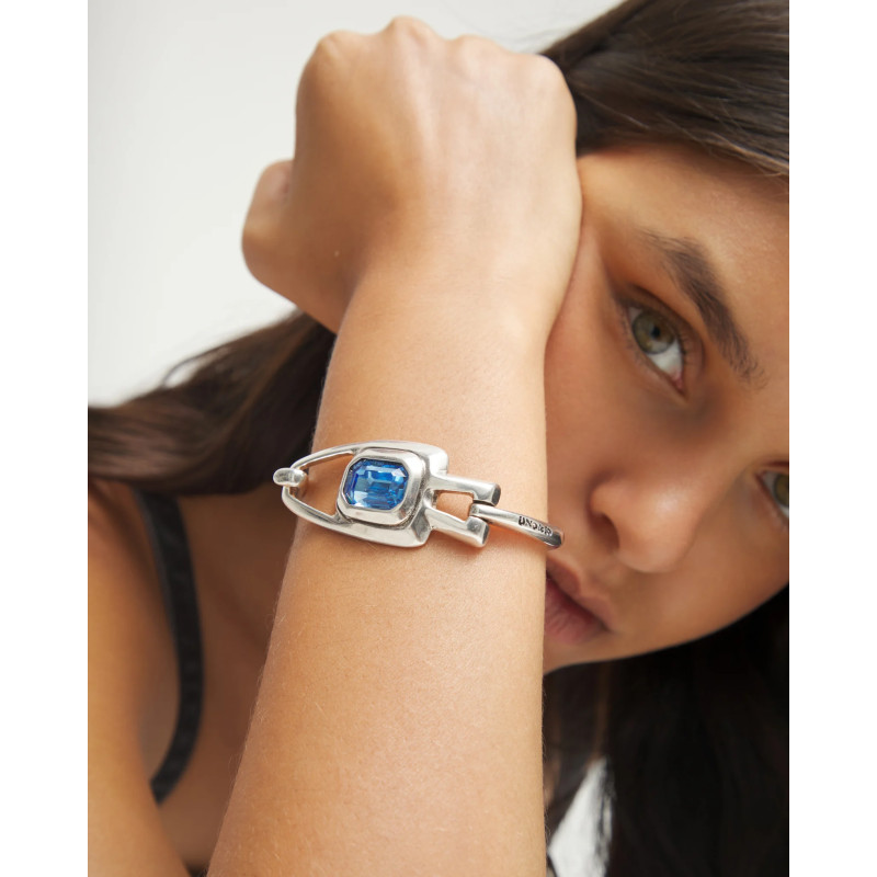 Pulsera Mujer UNO DE 50 Chapado Plata Cristal Azul Rígida M - 000500914