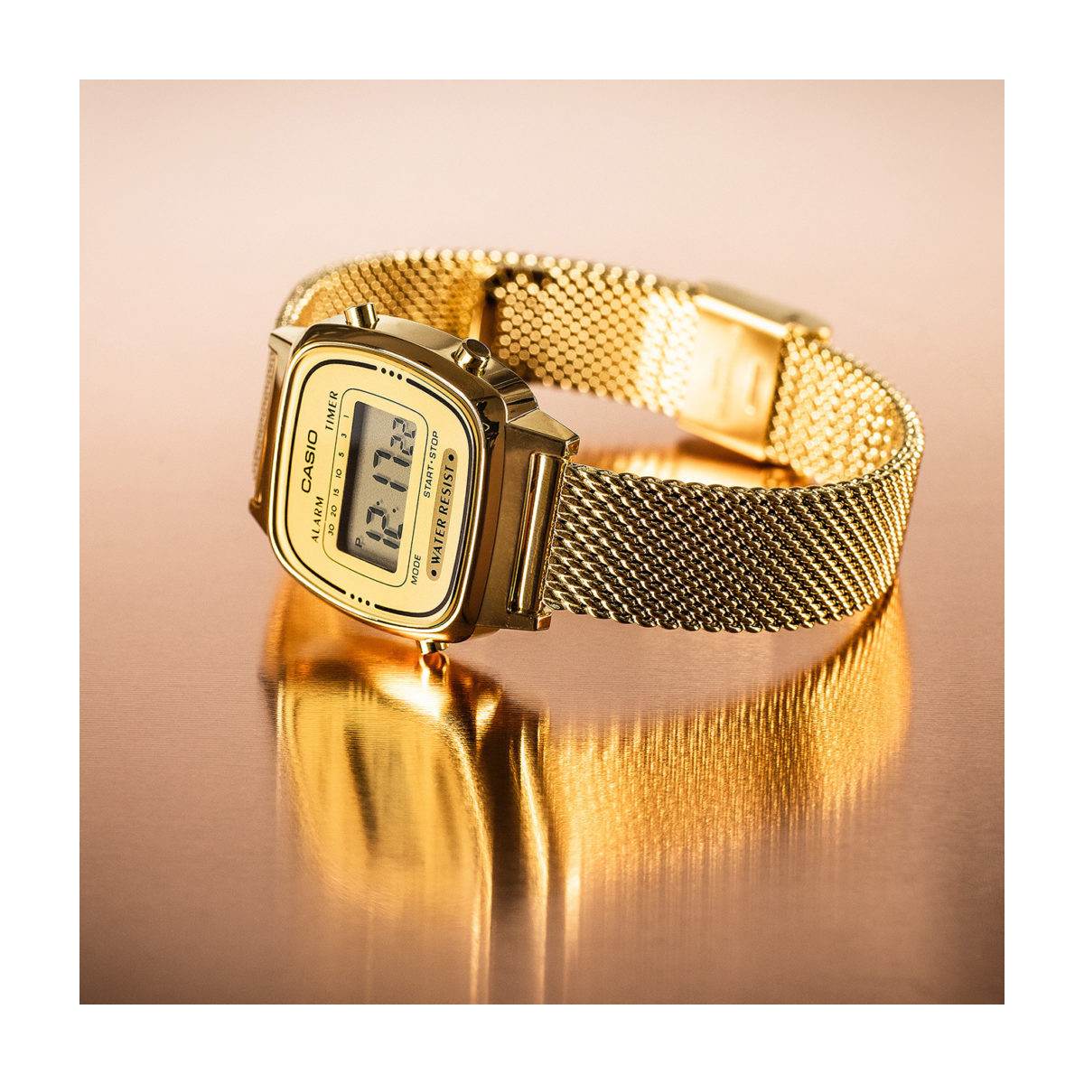 Reloj casio digital pequeño con esterilla en acero chapado dorado